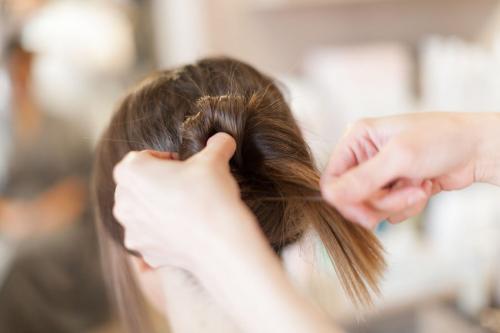 Как сзади красиво заколоть волосы. Как красиво заколоть короткие, средние и длинные волосы 19 Как сзади красиво заколоть волосы. Как красиво заколоть короткие, средние и длинные волосы 19