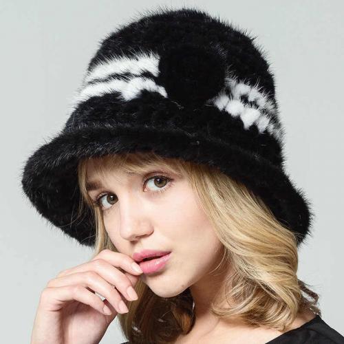 Зимние вязаные шапки 2019 женские. Современные вязаные зимние шапки для женщин 2019-2020 года 24 Зимние вязаные шапки 2019 женские. Современные вязаные зимние шапки для женщин 2019-2020 года 24