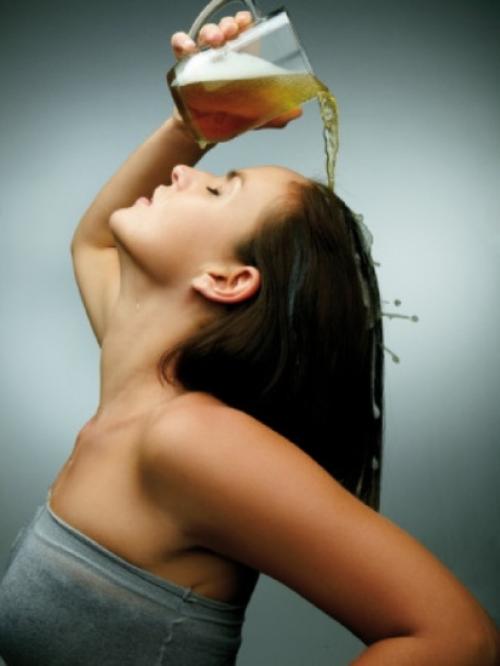 Как уложить кудрявые волосы без фена и утюжка. Как можно уложить волосы без фена и утюжка