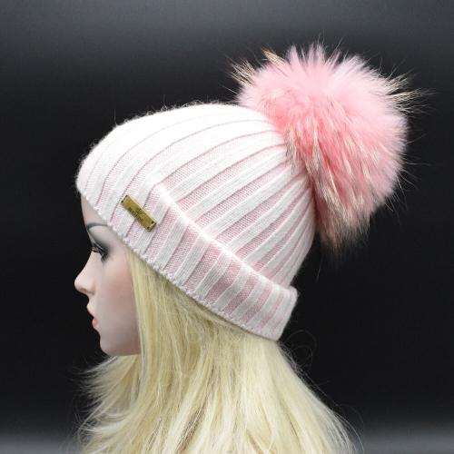 Зимние вязаные шапки 2019 женские. Современные вязаные зимние шапки для женщин 2019-2020 года 17 Зимние вязаные шапки 2019 женские. Современные вязаные зимние шапки для женщин 2019-2020 года 17