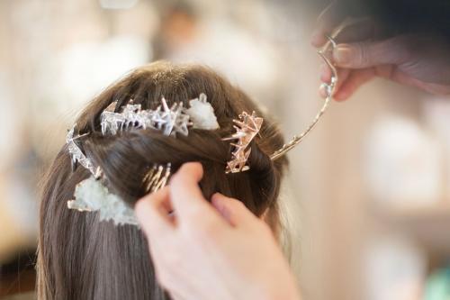 Как сзади красиво заколоть волосы. Как красиво заколоть короткие, средние и длинные волосы 17 Как сзади красиво заколоть волосы. Как красиво заколоть короткие, средние и длинные волосы 17