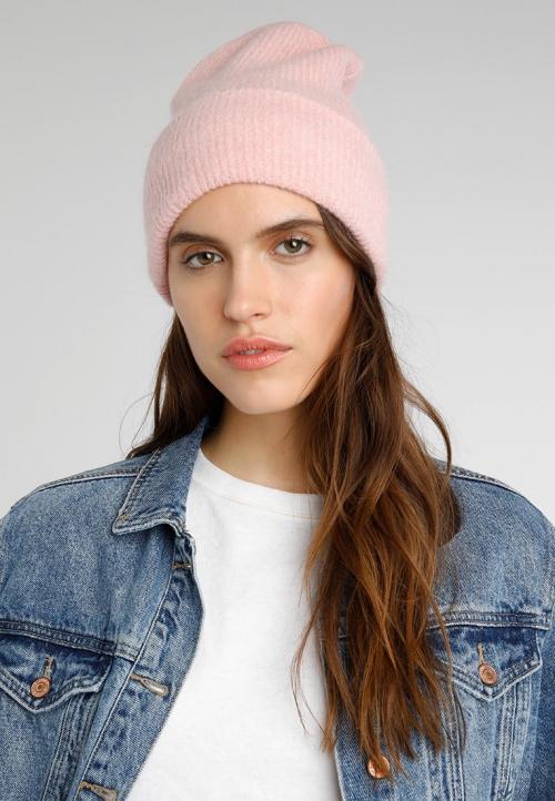 Зимние вязаные шапки 2019 женские. Современные вязаные зимние шапки для женщин 2019-2020 года 15 Зимние вязаные шапки 2019 женские. Современные вязаные зимние шапки для женщин 2019-2020 года 15