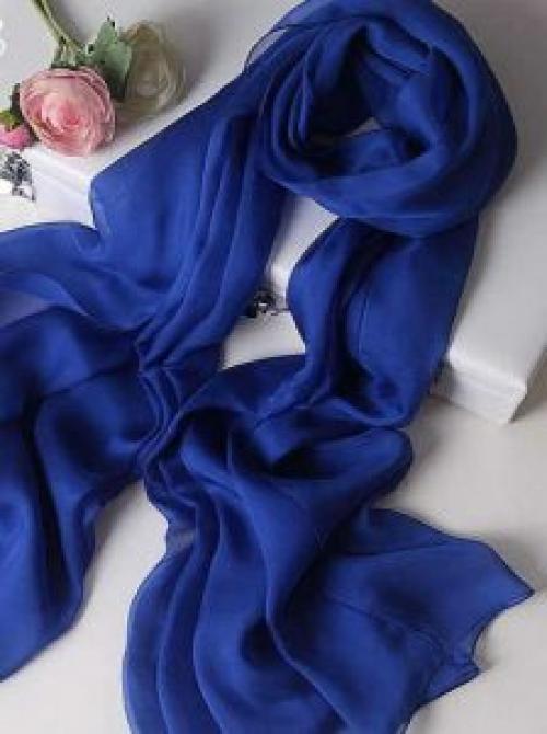 Как носить платок с пальто на голове. 50 оттенков пальто с большим платком