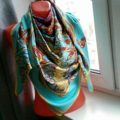 Как носить платок с пальто на голове. 50 оттенков пальто с большим платком