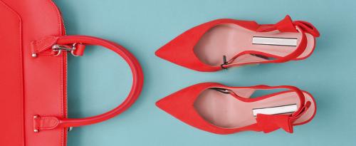 Какую обувь подобрать к красной сумке. Можно ли носить красные туфли с красной сумкой?