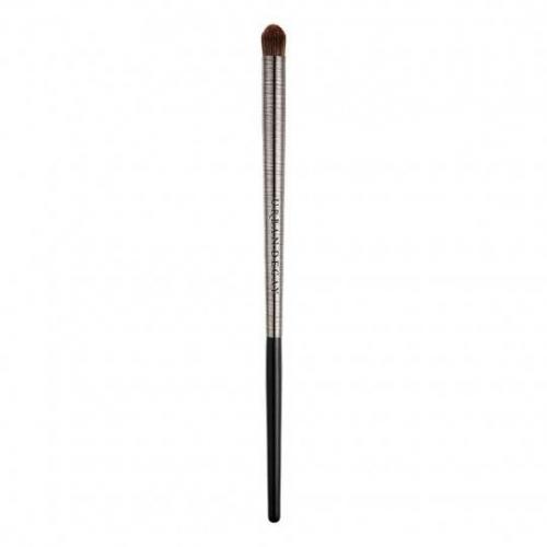 Как называется кисточка для макияжа глаз. Как выбрать кисти для макияжа глаз?