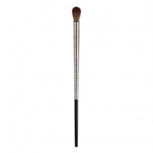 Как называется кисточка для макияжа глаз. Как выбрать кисти для макияжа глаз?