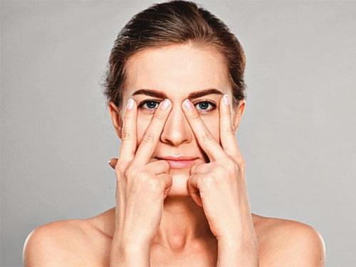 Упражнение для лица, как в 50 выглядеть н. Гимнастика для лица от морщин после 50 лет вокруг глаз и на лбу