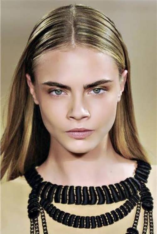 Как заколоть короткие волосы красиво. Как красиво заколоть короткие волосы заколкой. Прически с заколками на волосы разной длины. Закалываем короткую челку: модные варианты