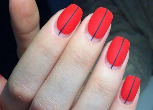 Маникюр просто, но красиво. Простые дизайны ногтей: работа с текстурами, как правильно наносить покрытие