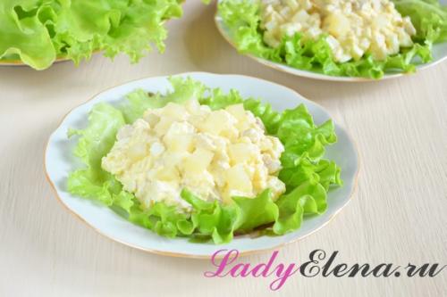 Салат с курицей и ананасами. Салат с курицей и ананасом