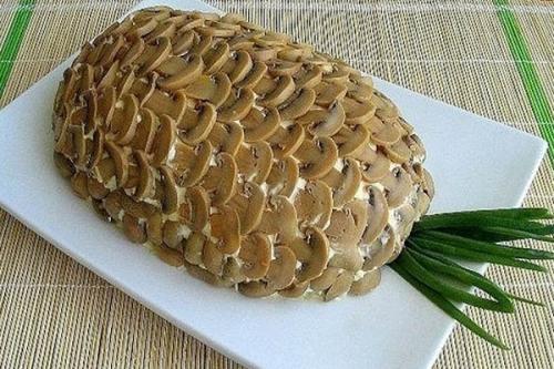 Салат с курицей и ананасами. Салат с курицей и ананасом