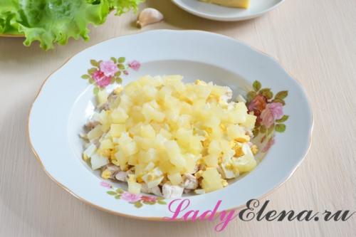 Салат с курицей и ананасами. Салат с курицей и ананасом