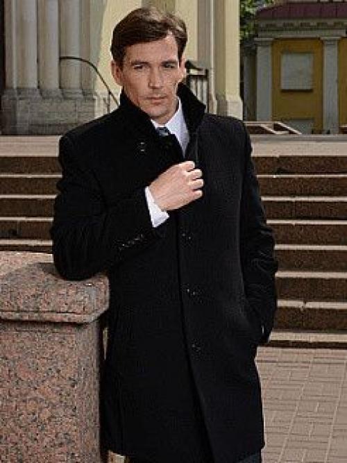 Какую обувь можно носить с пальто мужчине. С чем носить мужское пальто