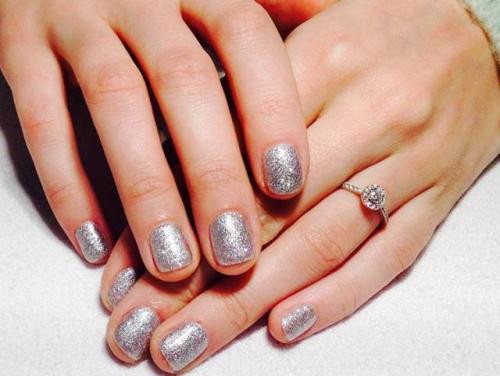 Стальной цвет ногтей. Тренд: необычный маникюр «металлик»