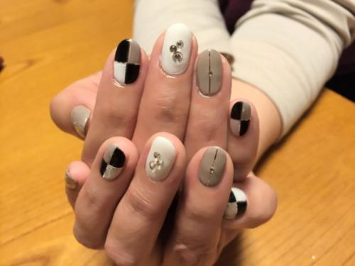 Ногти красно серые. Серый маникюр — 85 фото великолепных идей, как оригинально попасть в тренд сезона