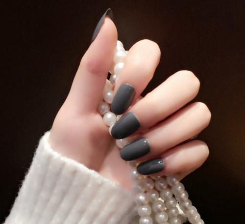 Ногти красно серые. Серый маникюр — 85 фото великолепных идей, как оригинально попасть в тренд сезона
