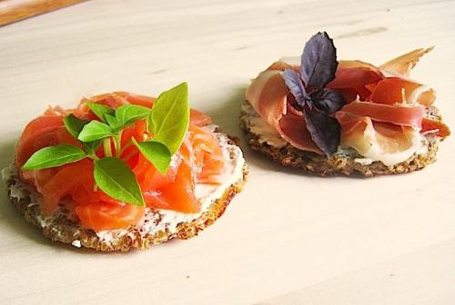 Перекус с хлебцами. Диетические бутерброды с хлебцами – 6 полезных рецептов