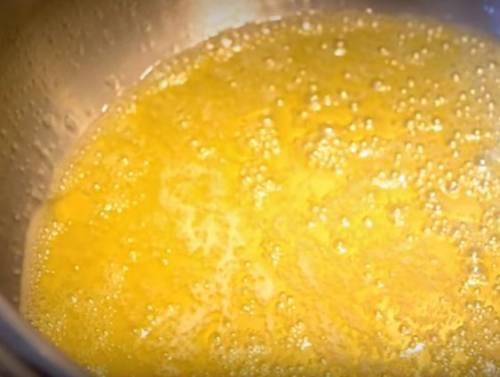 Куриная грудка на сковороде тушеная. Курица тушеная в томатном соусе