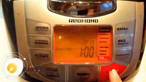 Шарлотка с творогом на кефире. Шарлотка с яблоками и творогом в мультиварке