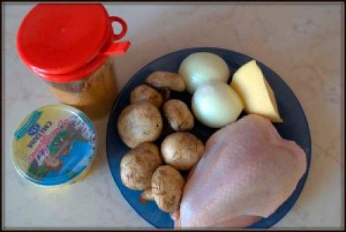Куриная грудка с грибами, приготовленная в мультиварке
