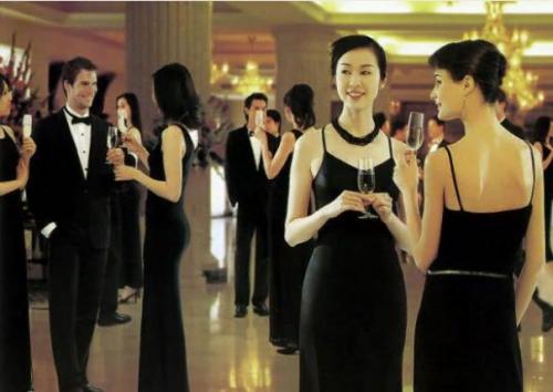 Дресс код вечерний наряд. Дресс-код «Коктейль» (вечерний нарядный) для женщин