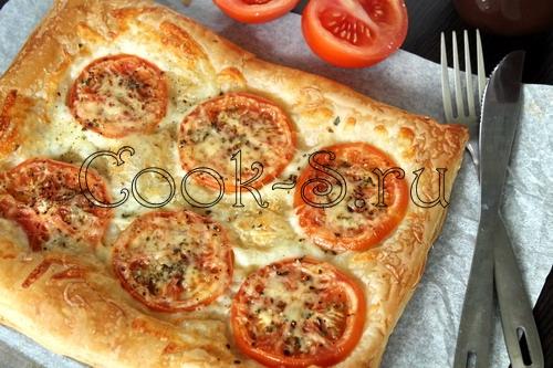 Пирог с помидорами и сыром из слоеного теста. Пирог с помидорами и сыром