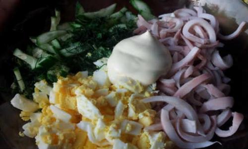 Салат из кальмаров с маслом. Самый вкусный салат с кальмарами — 8 простых рецептов салата