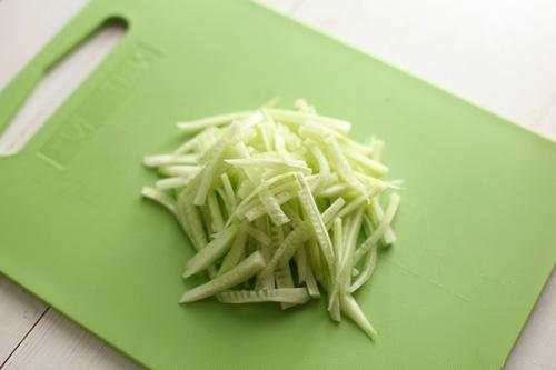 Низкокалорийный салат из кальмаров. Низкокалорийный салат с кальмарами