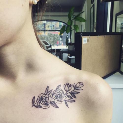 Тату маленькая роза на ключице. Тату на ключице – значение