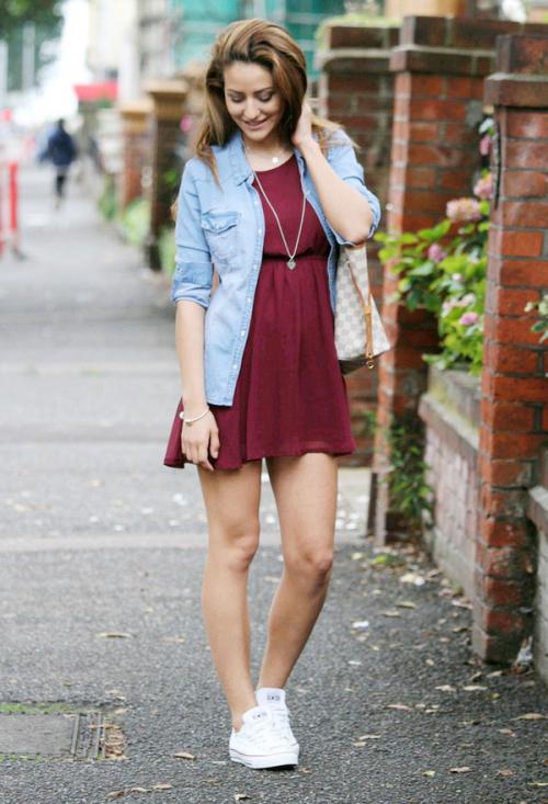 Платье лапша с кроссовками. Варианты для юных модниц