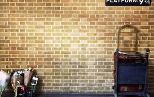 Актеры мужчины которые молодо выглядят. Актёры и актрисы одного возраста, которые выглядят совершенно по-разному