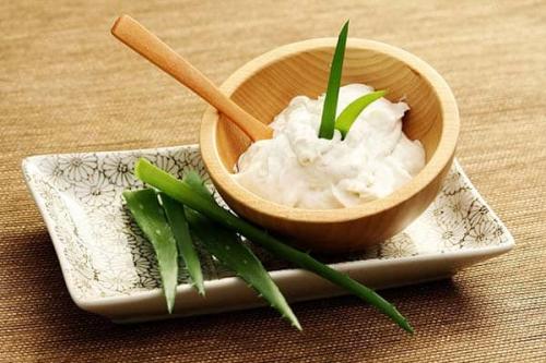 Маска для жирных волос с алоэ. Маска с алоэ для роста волос и от выпадения