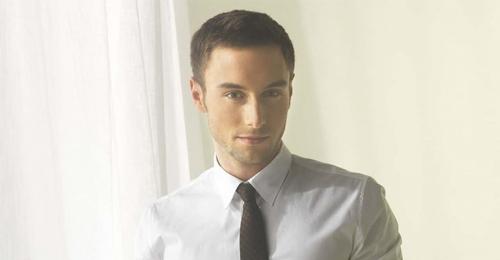 Способы носить мужскую рубашку. Как и с чем носить рубашку мужчине: правила этикета