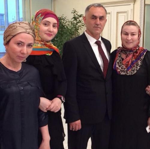 Брак чеченца и русской. Чеченец может жениться на русской православной. А вот русский православный на чеченке - никогда