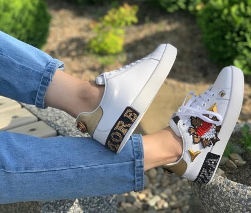 С чем носить зимние кроссовки 2020. Самые модные кроссовки в 2020 – фото-обзор новинок