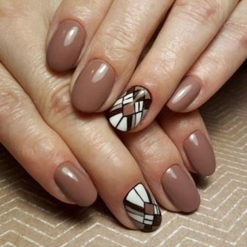 Маникюр для пожилых дам на короткие ногти. Главные правила по уходу за ногтями женщин за 50 лет 09