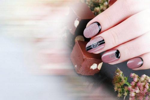 Маникюр для женщин за 55 лет. Модный маникюр-2019, завоевавший сердца женщин в возрасте: идеи дизайна, которые делают руки изящными и нежными, фото