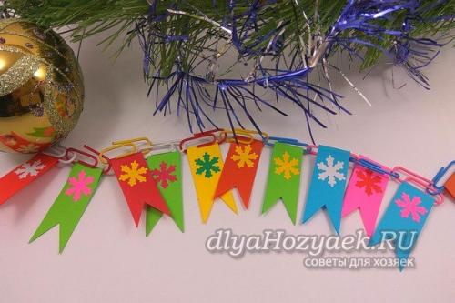 Снеговик из проволоки и гирлянды. Гирлянда-флажки из бумаги и скрепок на Новый 2020 год