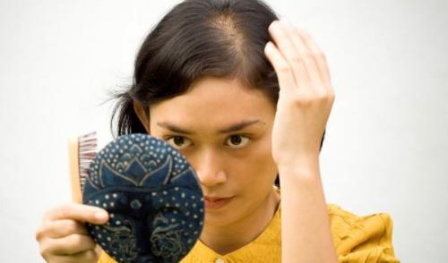 Как в домашних условиях избавиться от выпадения волос. Эффективное средство от выпадения волос у женщин в домашних условиях 01