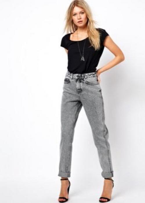 Лук с серыми джинсами. С чем носить