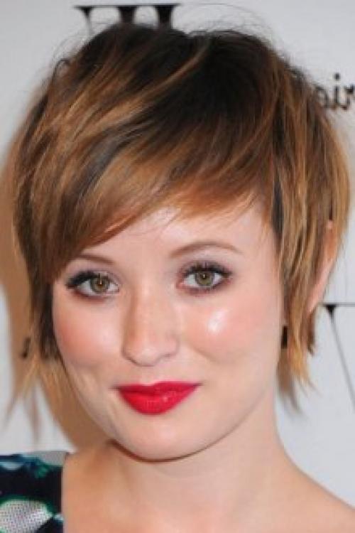 Прически в 30 лет. Какие стрижки выбрать цветущей женщине? Модные тенденции продолжают влиять на красавиц после 30-ти лет, но уже не главенствуют при выборе причёски. Высоко ценятся варианты, которые соответствуют базовым критериям: