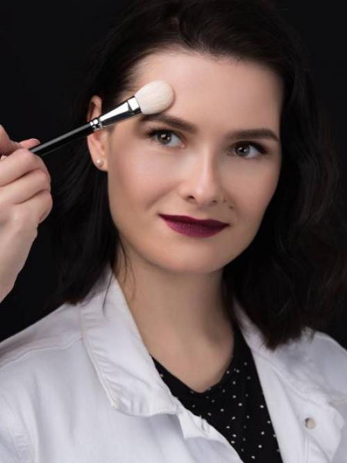 Хайлайтер на лице. Как наносить хайлайтер на лицо?