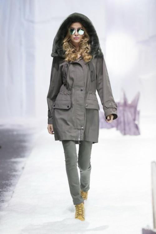 Лук с серыми джинсами. С чем носить 18 Лук с серыми джинсами. С чем носить 18