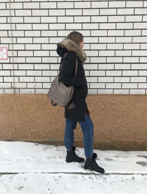 Цвет сумки к черному пуховику. Какую сумку носить зимой