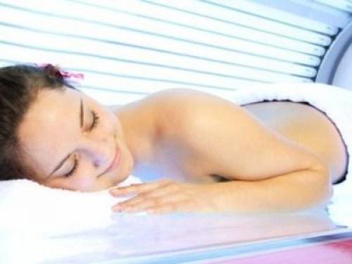 Как загорать в солярии вертикальном. Виды солярия 03