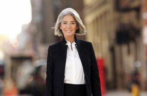 Как одеться женщине на 55 летний юбилей. Как одеться на юбилей женщине 50 лет? Вечерние платья 02 Как одеться женщине на 55 летний юбилей. Как одеться на юбилей женщине 50 лет? Вечерние платья 02