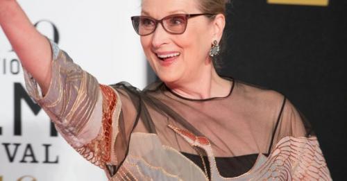 Как одеться женщине на 55 летний юбилей. Как одеться на юбилей женщине 50 лет? Вечерние платья 01 Как одеться женщине на 55 летний юбилей. Как одеться на юбилей женщине 50 лет? Вечерние платья 01