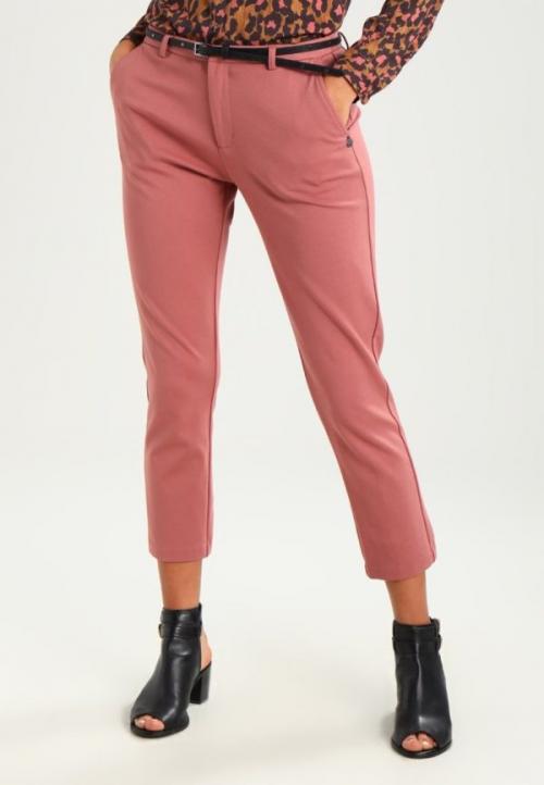 Брюки в полоску 2019. Женские брюки 2019-2020 — модные тенденции, фасоны и длина