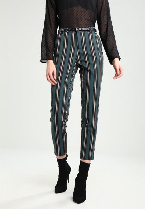 Брюки в полоску 2019. Женские брюки 2019-2020 — модные тенденции, фасоны и длина